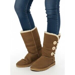 UGG Boots Bailey Button Triplet Sz 7 Womens Brown Chestnut Shearling Shearling